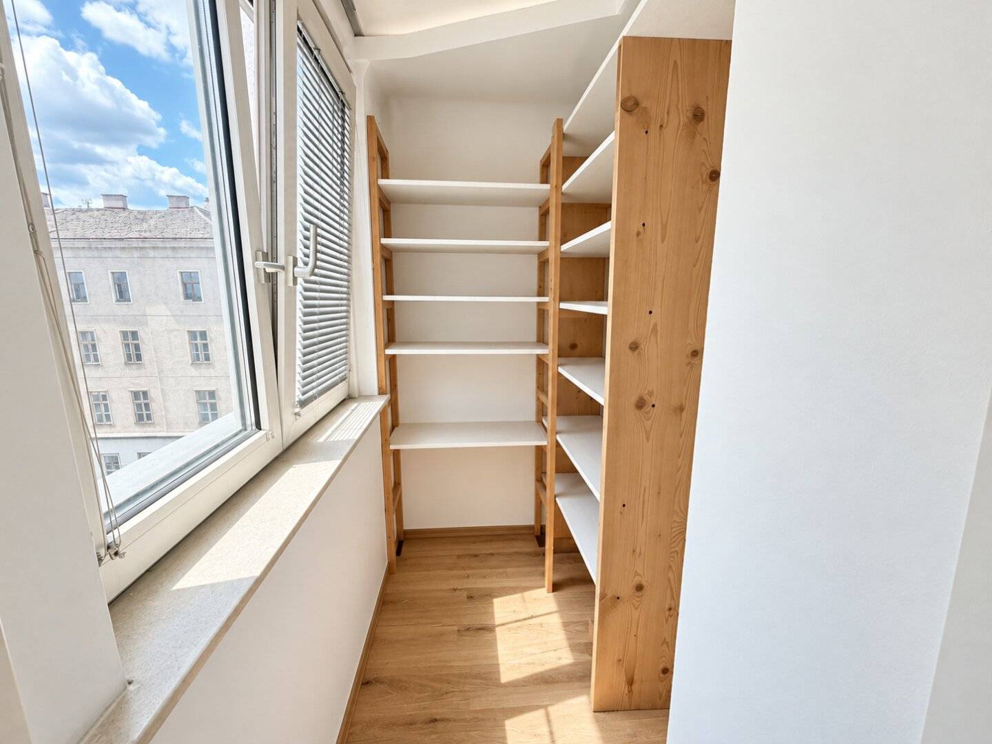 JUWEL in prime location of Leopoldstadt – 2 rooms | approx. 67 m² living area | 4th floor with lift | Near Prater &amp; Augarten
