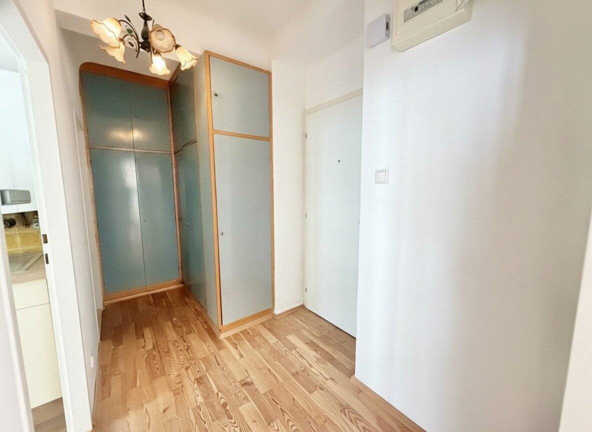 JUWEL in prime location of Leopoldstadt – 2 rooms | approx. 67 m² living area | 4th floor with lift | Near Prater &amp; Augarten