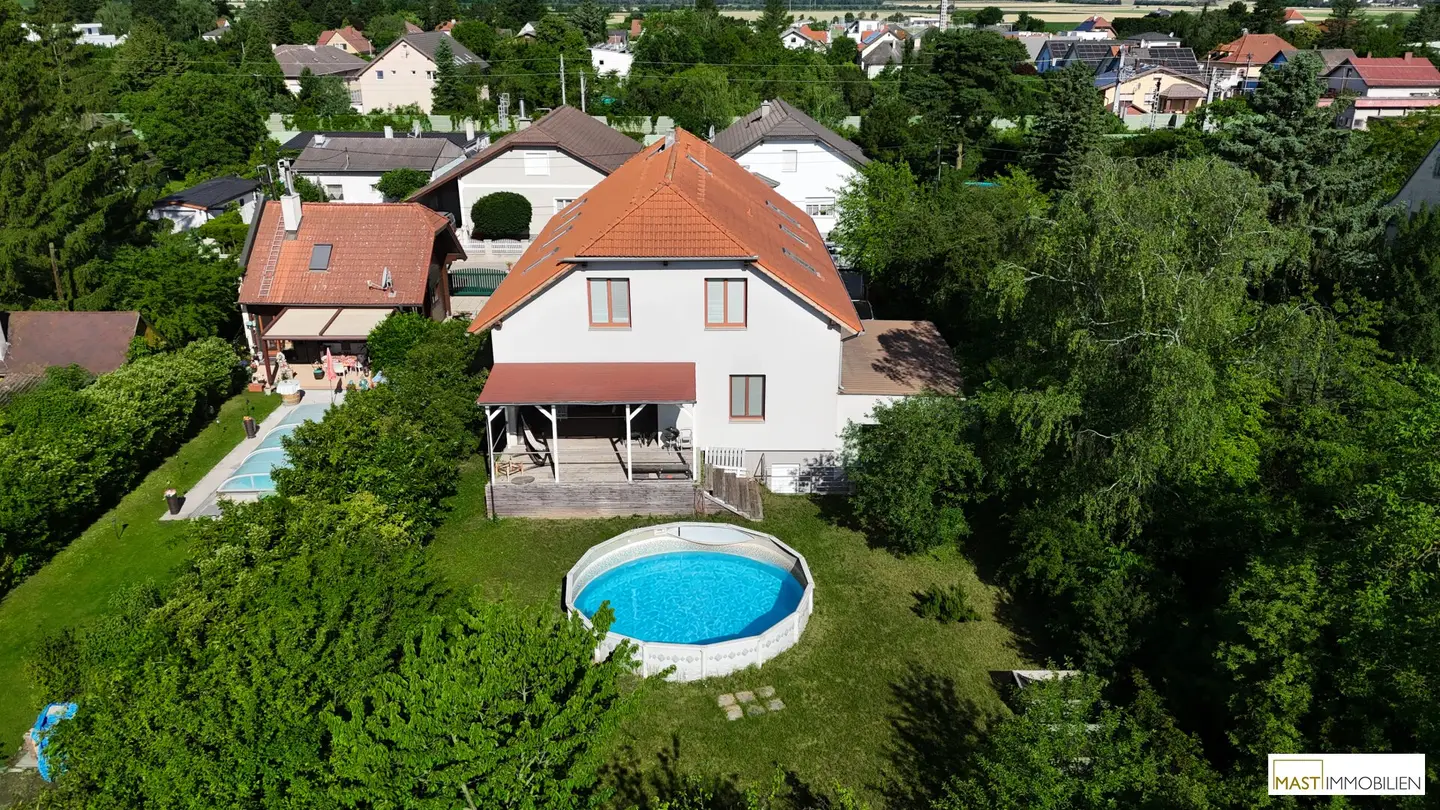 Single-family house with dreamy, secluded garden in prime location of Gerasdorf-Kapellerfeld
