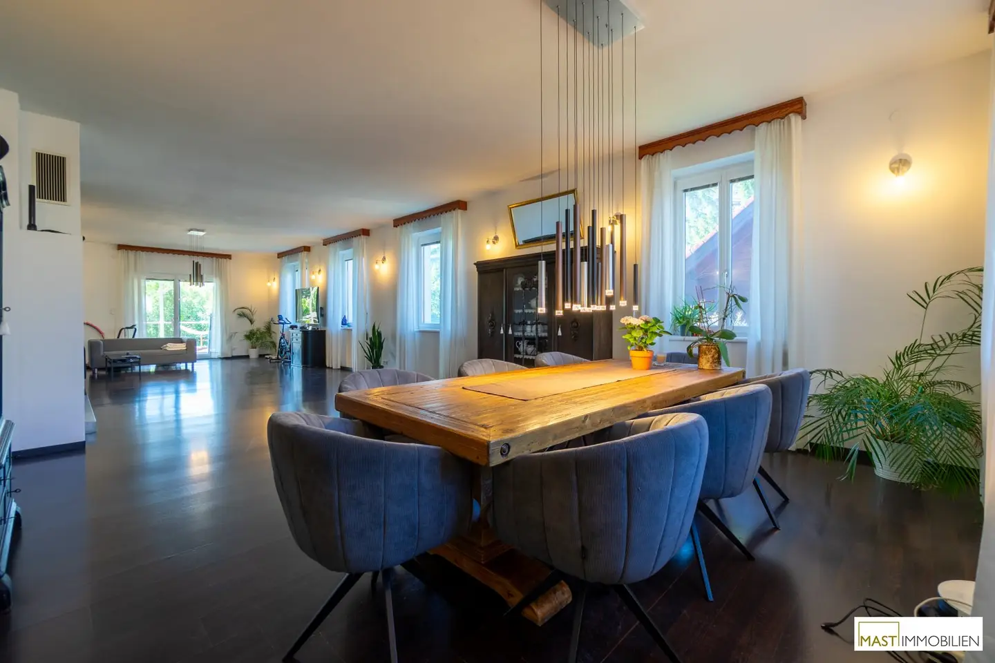 Single-family house with dreamy, secluded garden in prime location of Gerasdorf-Kapellerfeld