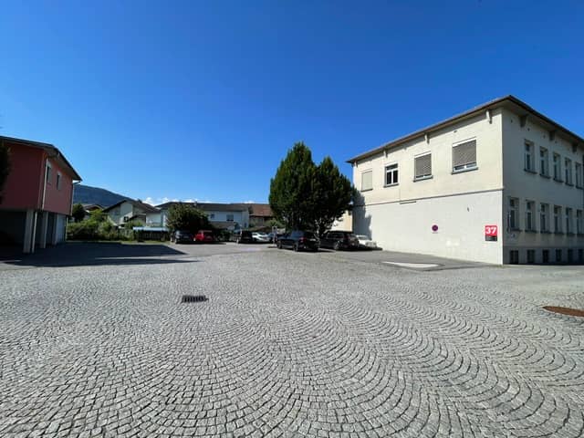 Anlegerwohnung in Gewerbelage mit Photovoltaik