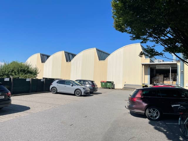 Anlegerwohnung in Gewerbelage mit Photovoltaik