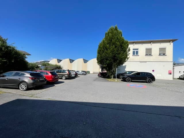 Anlegerwohnung in Gewerbelage mit Photovoltaik