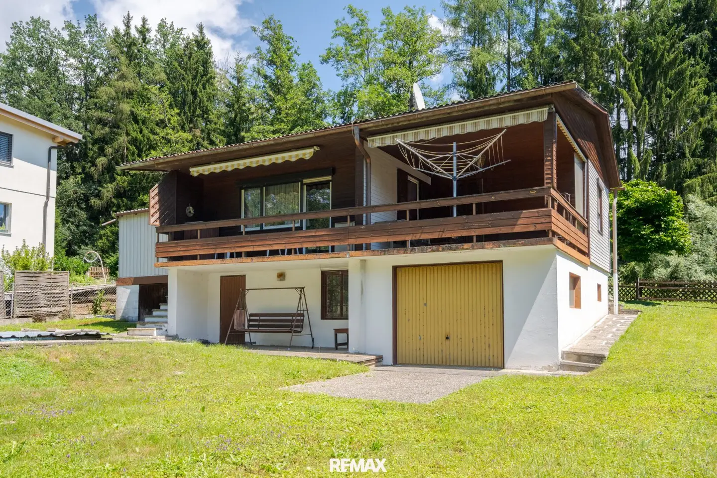 Renovation project with great potential – Absolute quiet location in the middle of greenery at Mursberg in Walding