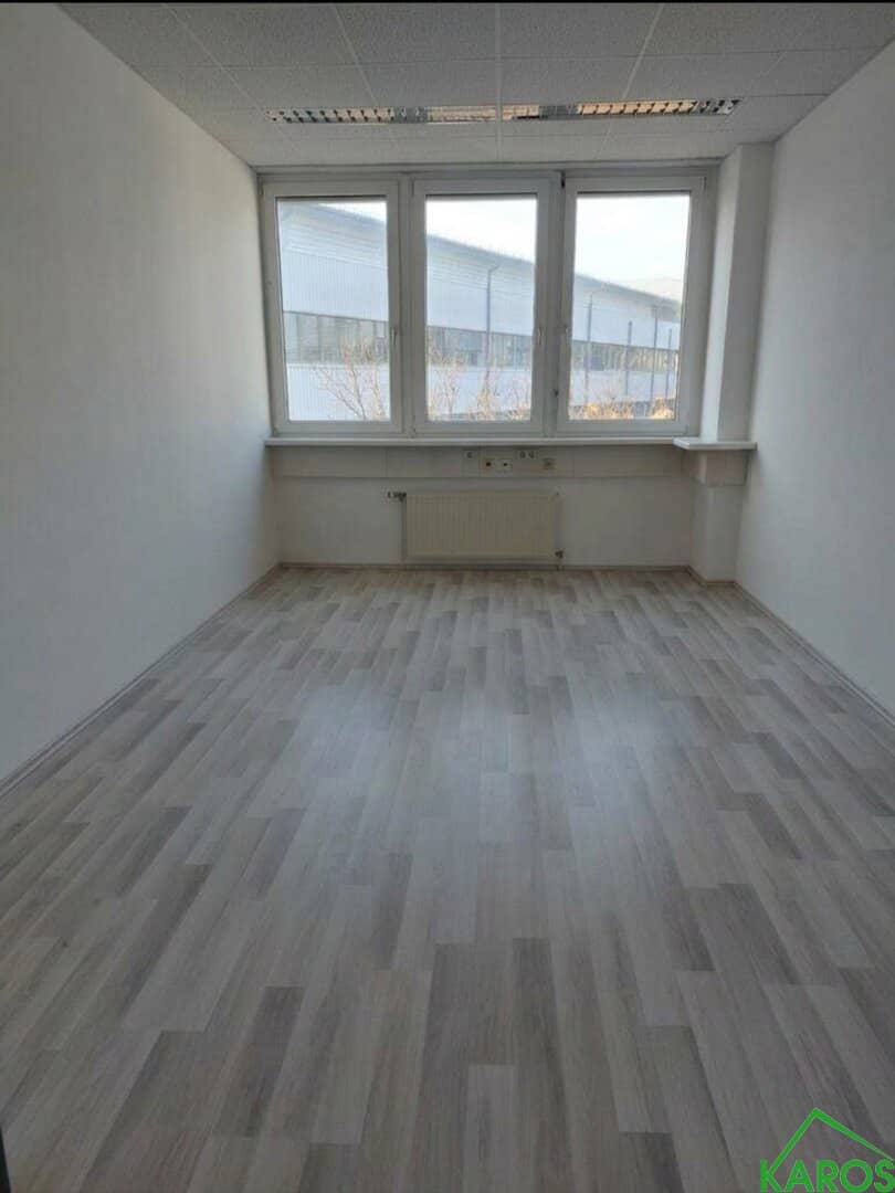 SMALL OFFICE - START UP DIRECTLY AT THE A22!
