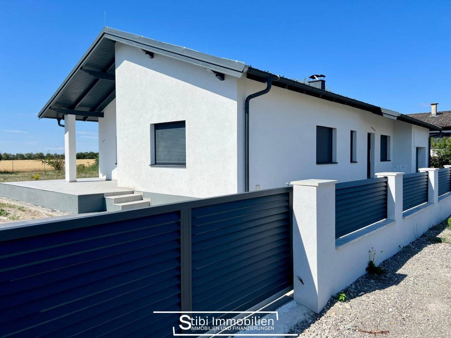 Modern and fully renovated single-family house with large plot and ADDITIONAL POTENTIAL in Seyring near Vienna – first occupancy