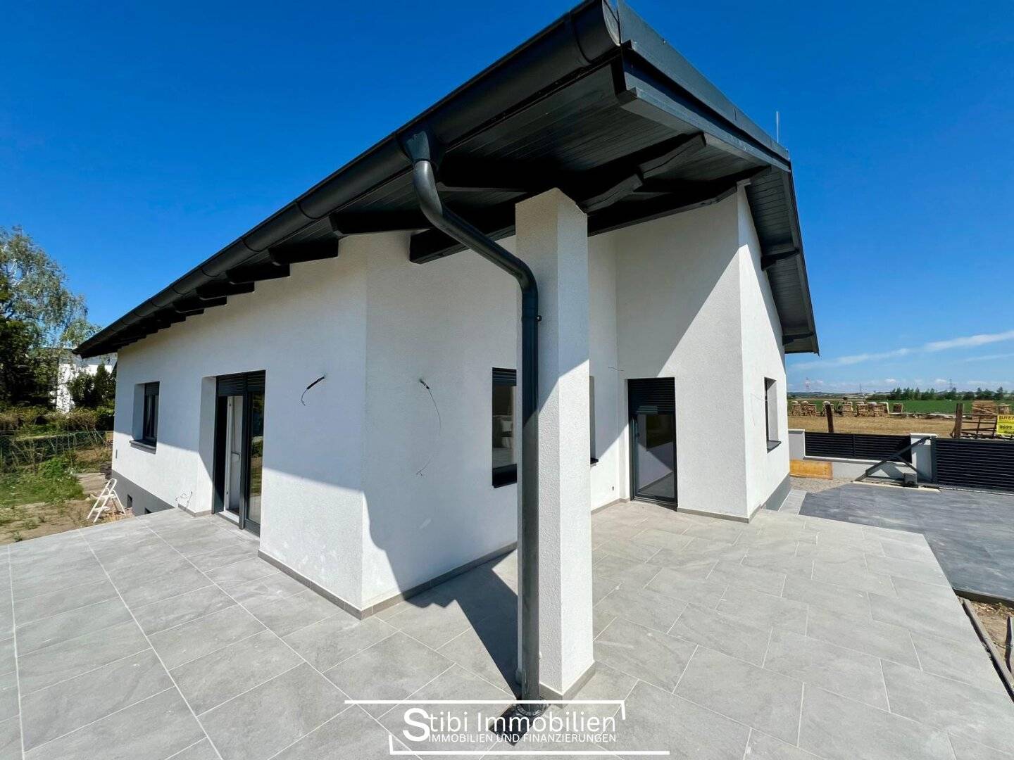 Modern and fully renovated single-family house with large plot and ADDITIONAL POTENTIAL in Seyring near Vienna – first occupancy