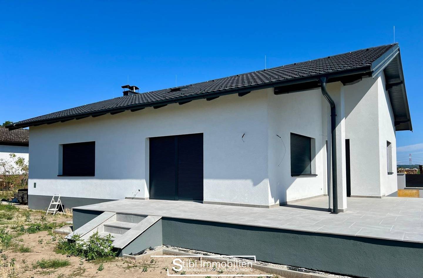 Modern and fully renovated single-family house with large plot and ADDITIONAL POTENTIAL in Seyring near Vienna – first occupancy