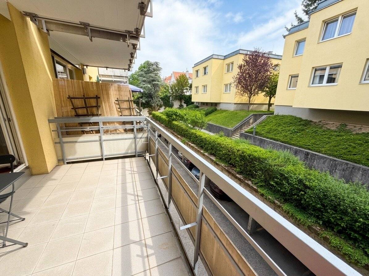 Freshly renovated 3-room apartment with balcony in green prime location next to Pötzleinsdorfer Schlosspark