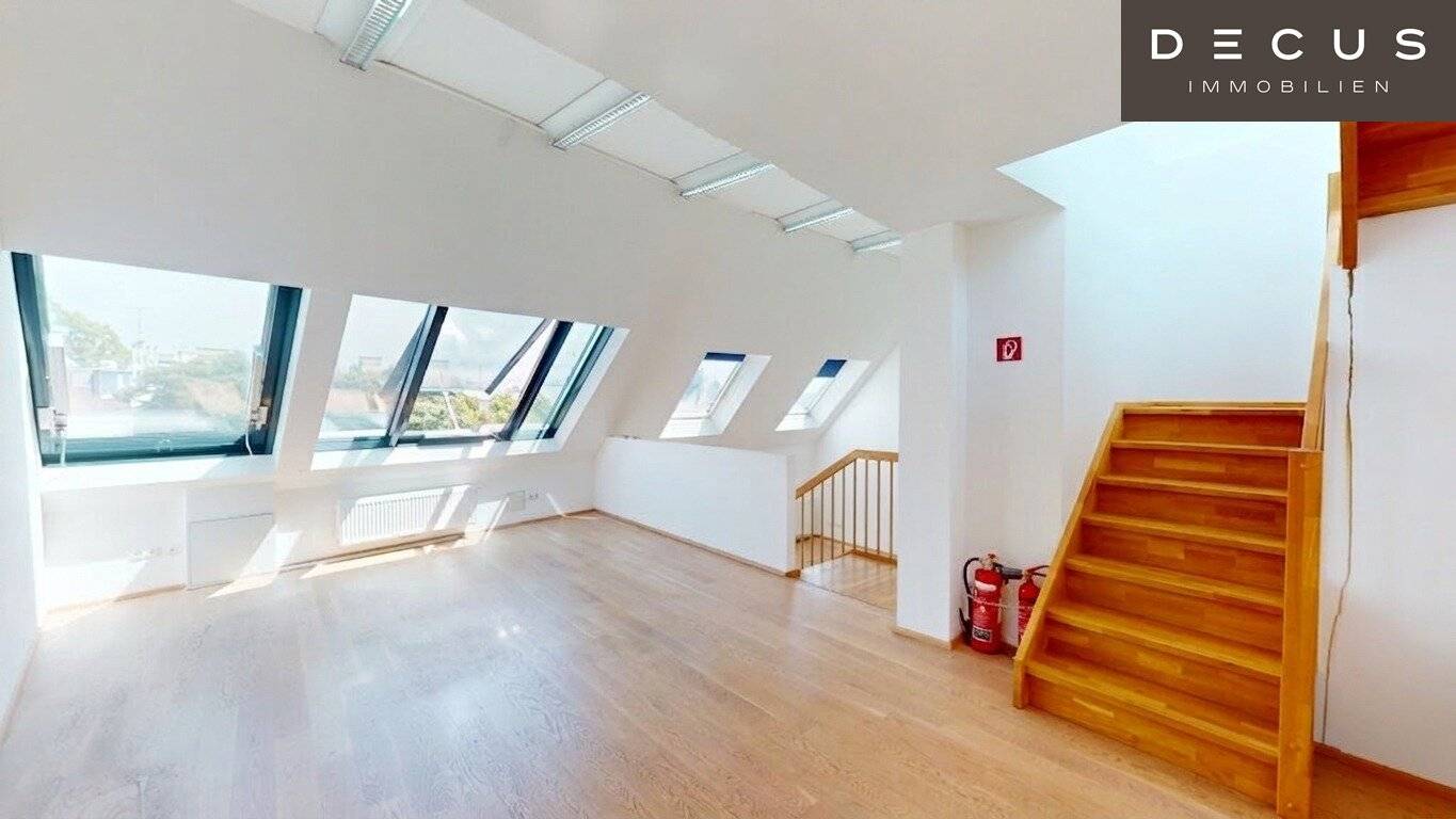 AIR CONDITIONED | ROOFTOP TERRACE | FLOODED WITH LIGHT | PARKING SPACE RENTAL POSSIBLE