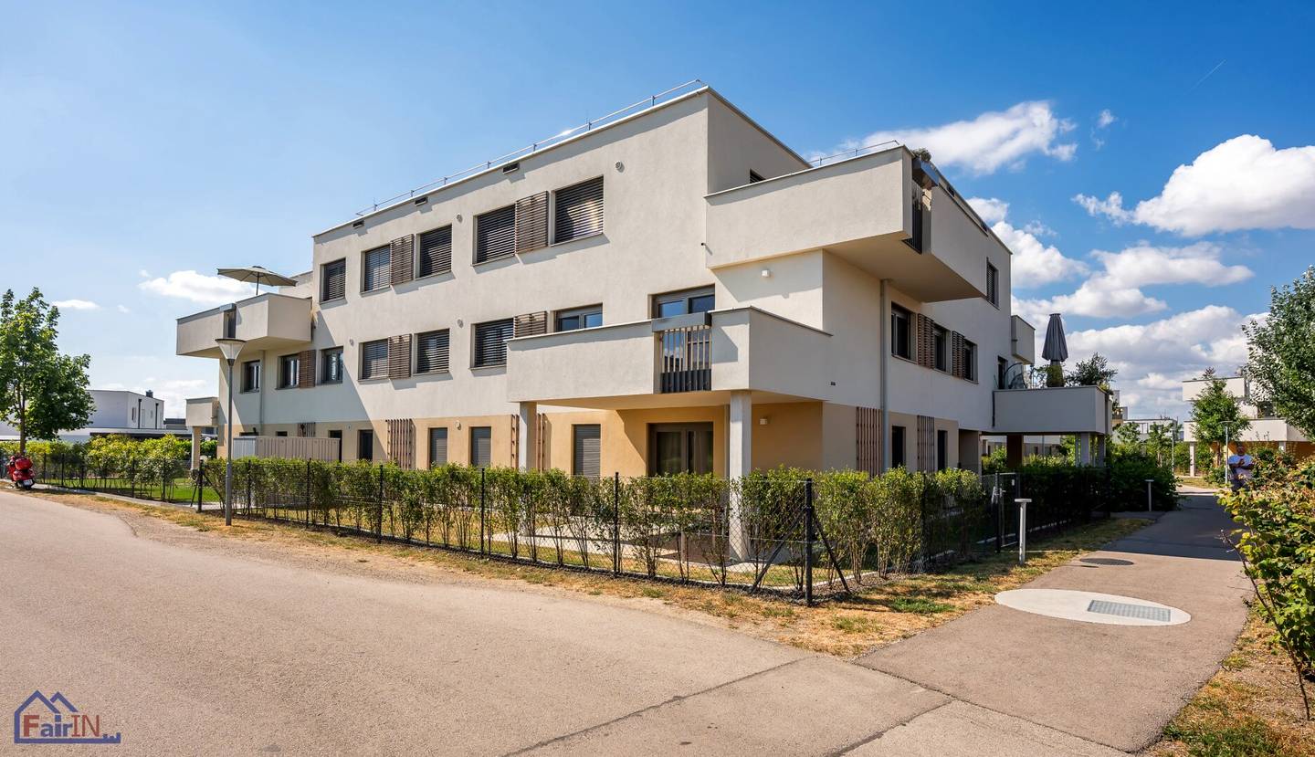 Exklusive 4-Zimmer-Wohnung mit Dachpool, Terrasse und zwei Stellplätzen in Oberwaltersdorf