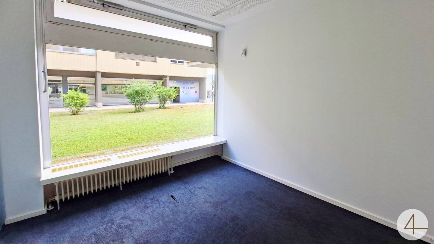 Sehr schöne renovierte Wohnung im Erdgeschoss