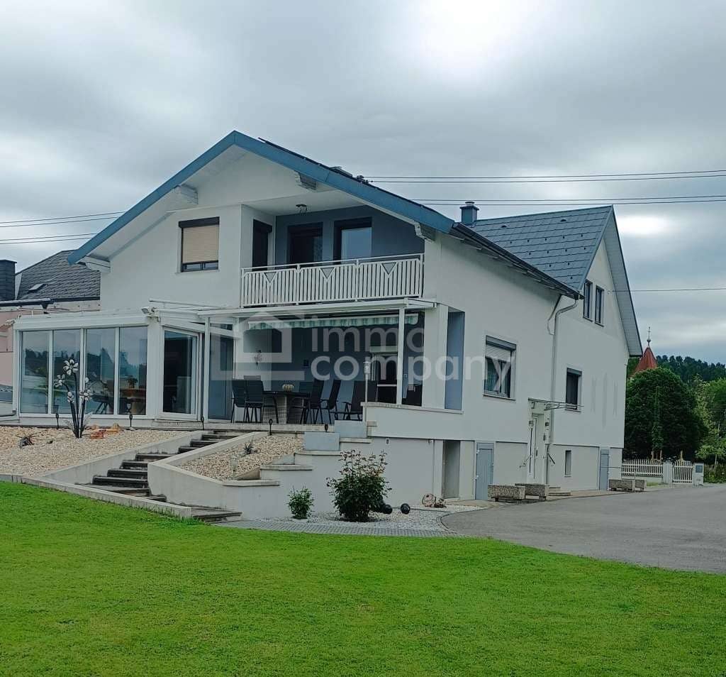 Modernes Einfamilienhaus in Kemeten: 8 Zimmer, Garten, Terrasse, 2 Garagen – Top!