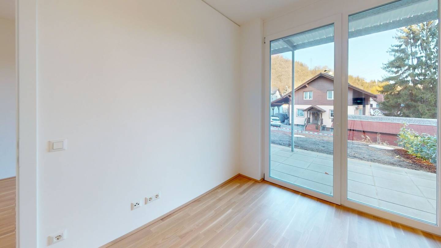 Anlegerwohnung with private garden and terrace in modern new build