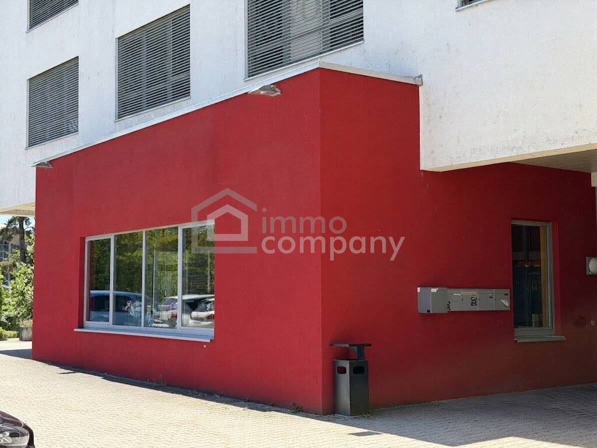 Restaurant with guest garden in a very frequented location