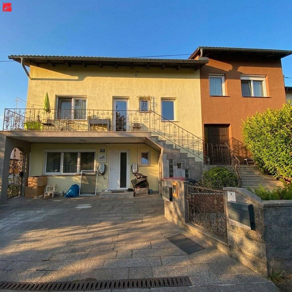 Technik &amp; Lifestyle: Zweifamilienhaus mit PV &amp; Wellness