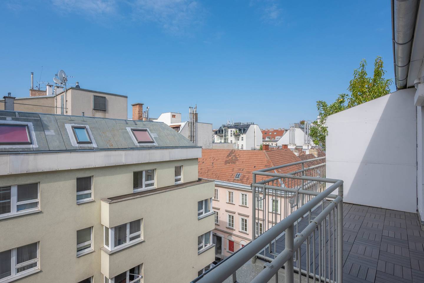 Dachgeschosswohnung mit sonniger Terrasse nahe Belvedere