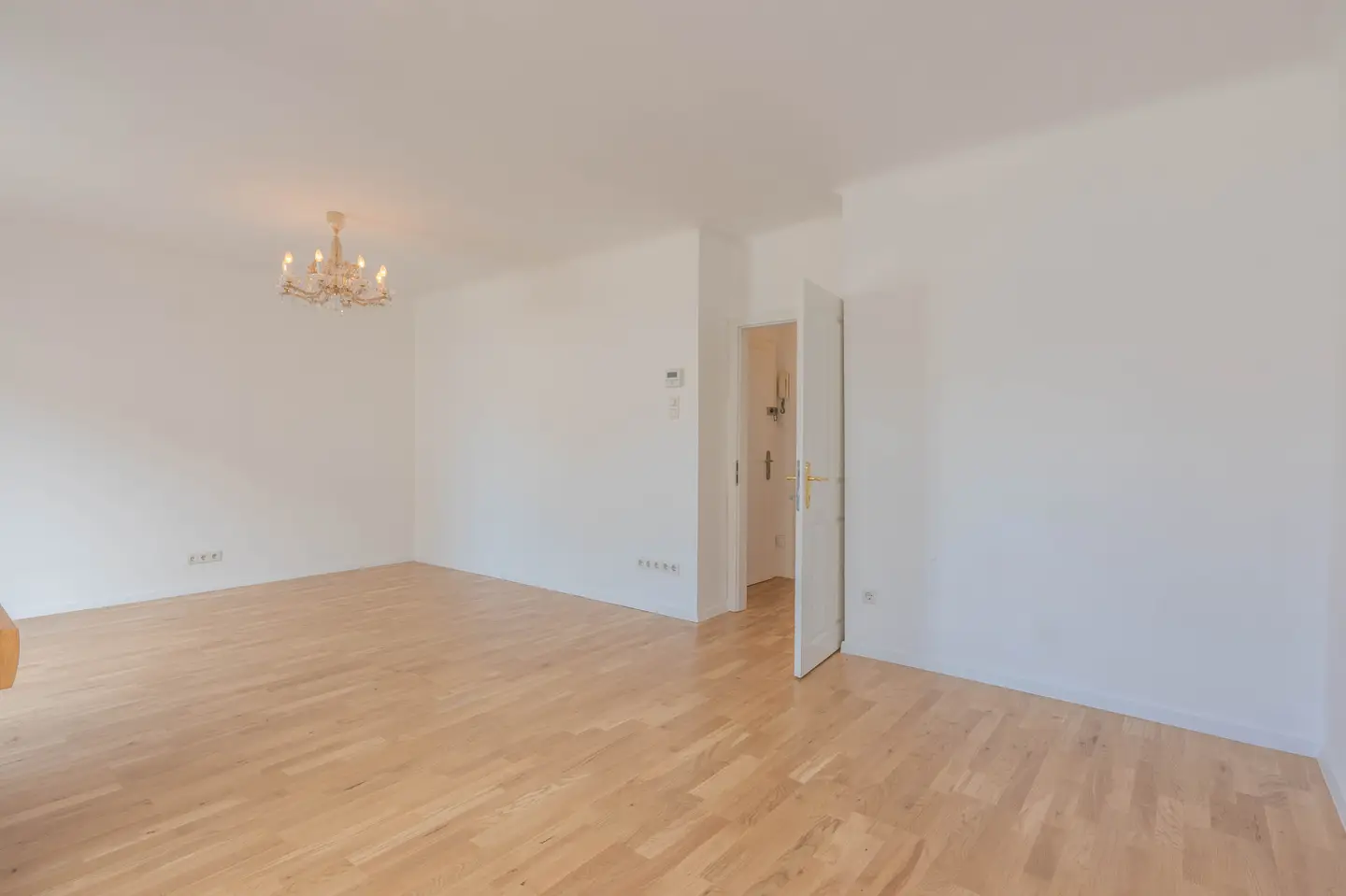 Dachgeschosswohnung mit sonniger Terrasse nahe Belvedere