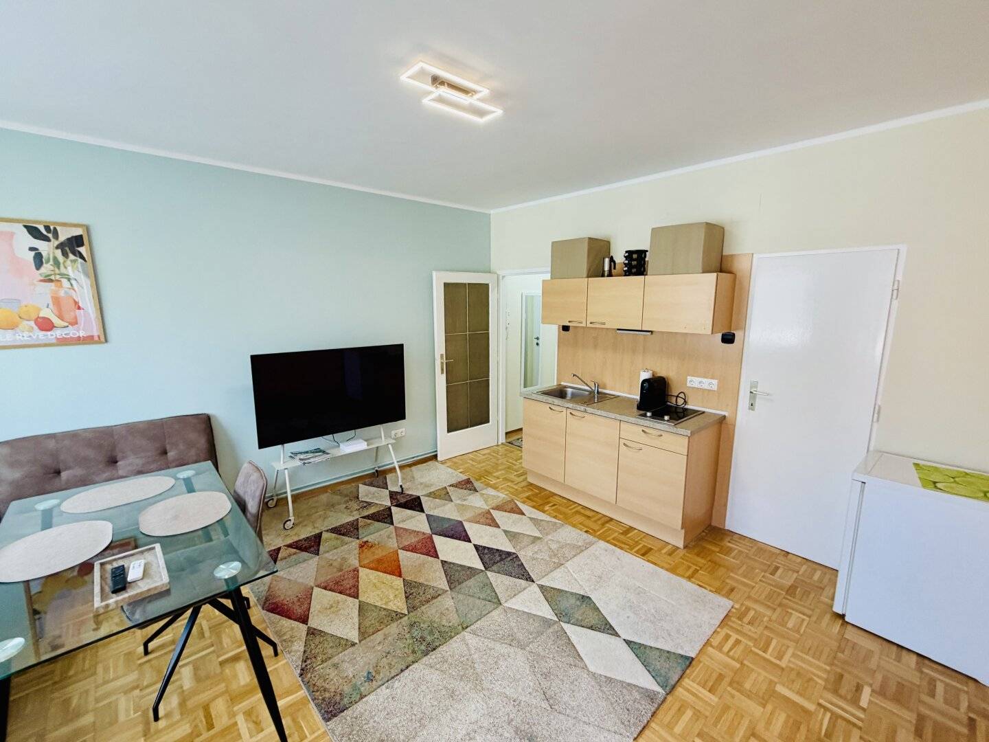 Kompakte Eigentumswohnung mit Loggia – ideal als Anlage, Mitarbeiter- oder Zweitwohnung