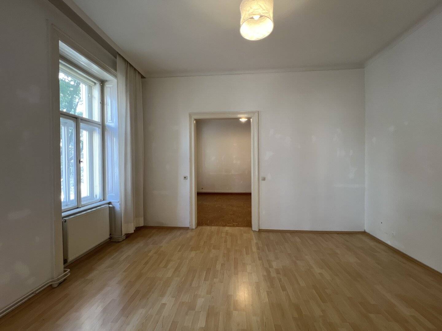 Rotenlöwengasse - 2-room period apartment, indefinite