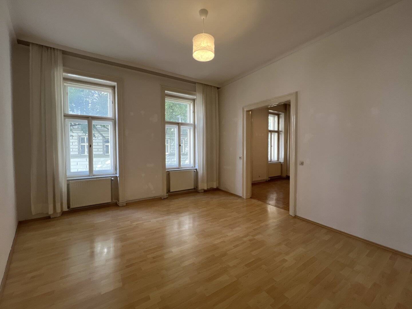 Rotenlöwengasse - 2-room period apartment, indefinite