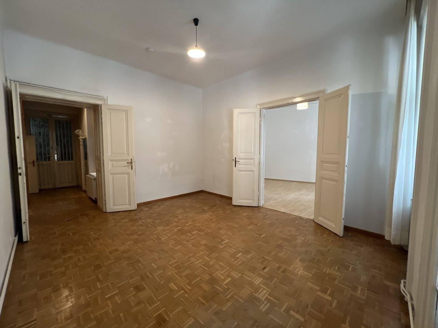 Rotenlöwengasse - 2-room period apartment, indefinite