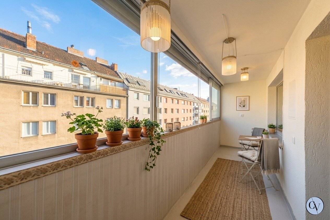 Loggia dream near Augarten for renovation also suitable for flatshare rental