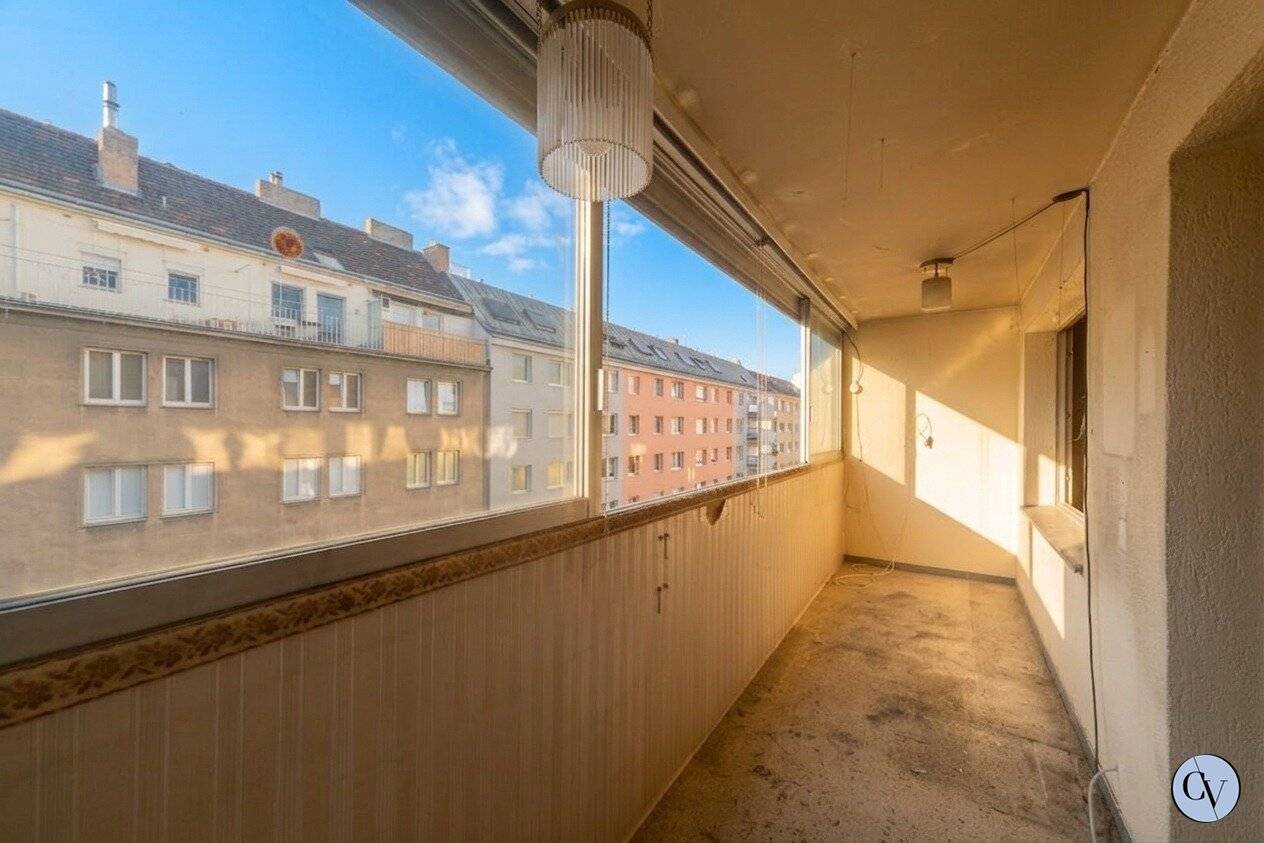 Loggia dream near Augarten for renovation also suitable for flatshare rental