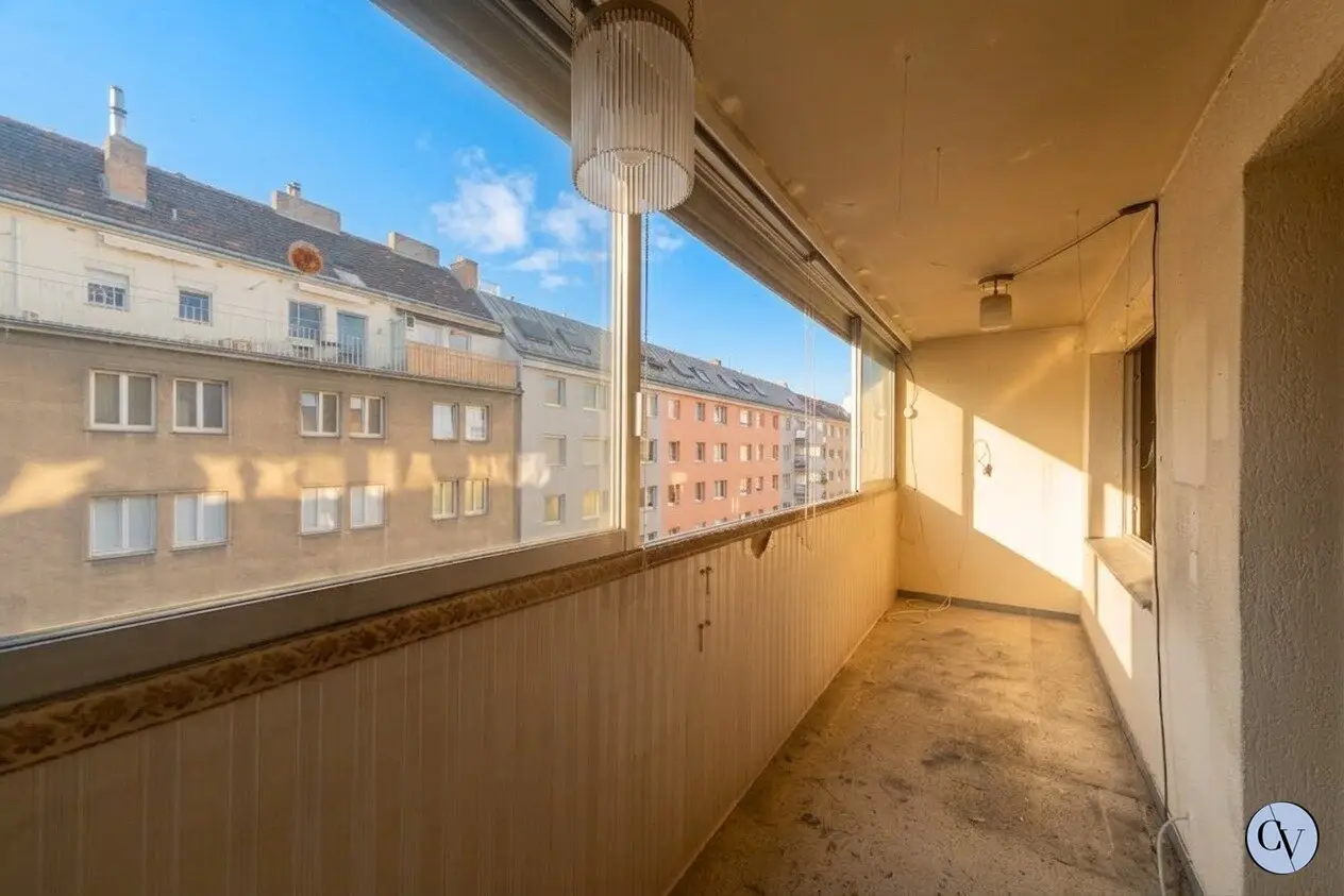 Loggia dream near Augarten for renovation also suitable for flatshare rental