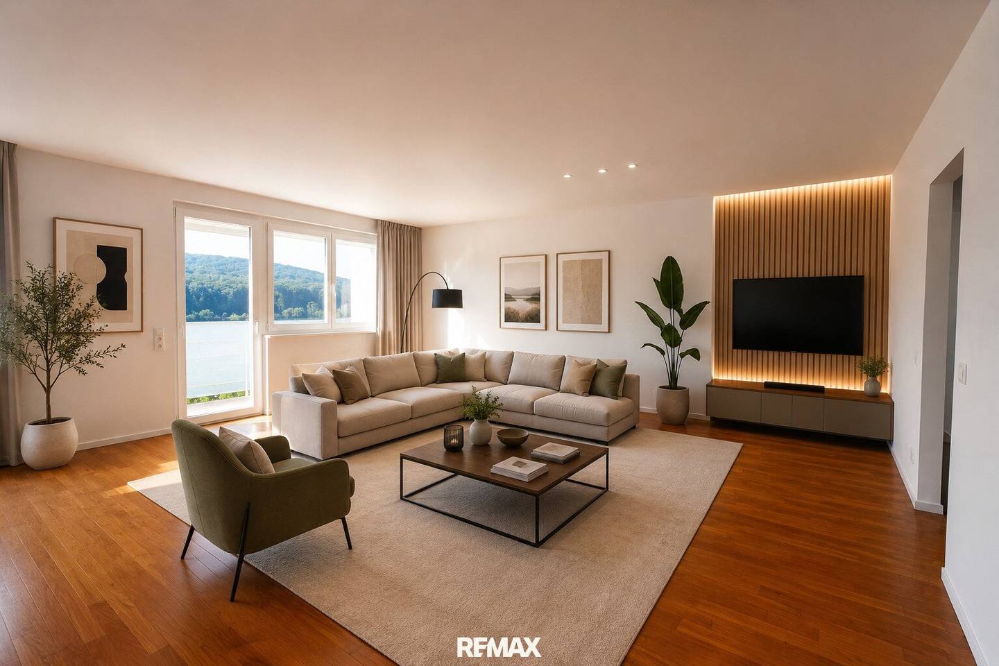 Top floor apartment with 3 terraces and stunning distant view green quiet location