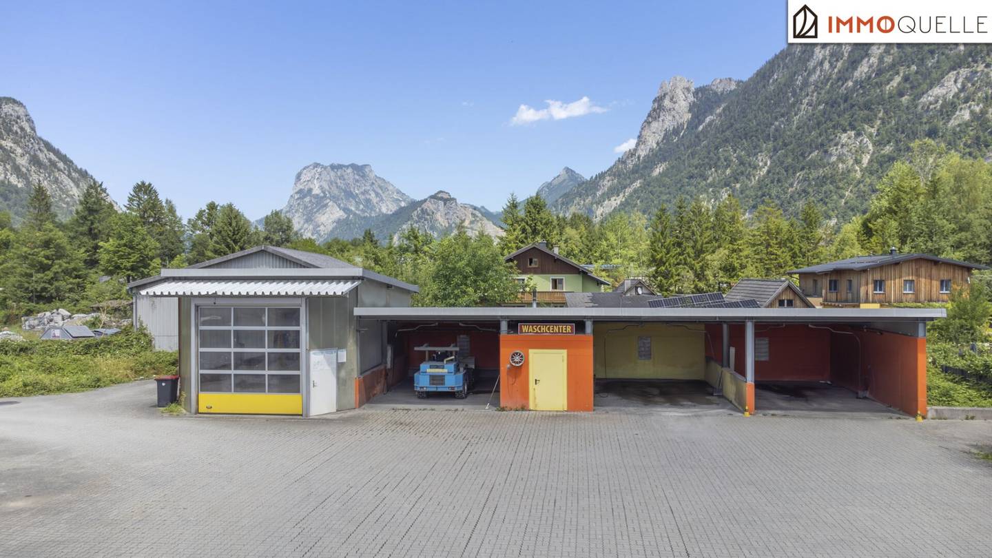 Raum für Erfolg. Platz für Visionen. - Vielseitiges Geschäftslokal mit Gastronomie, Büro, beheizter Werkstatt und vier Waschboxen in Ebensee