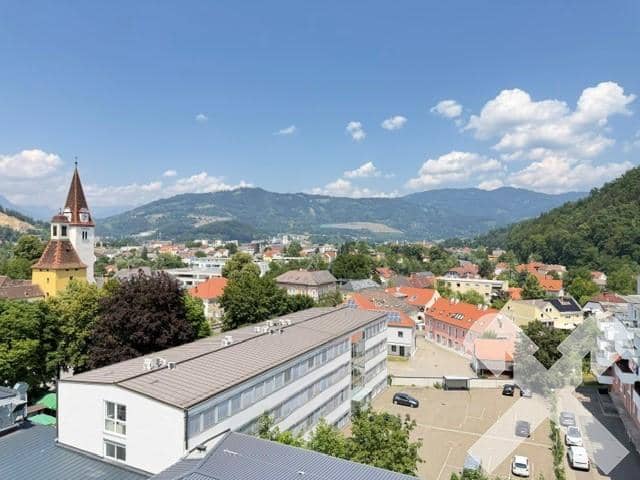 Lichtdurchflutete Wohnung mit Weitblick und Lift