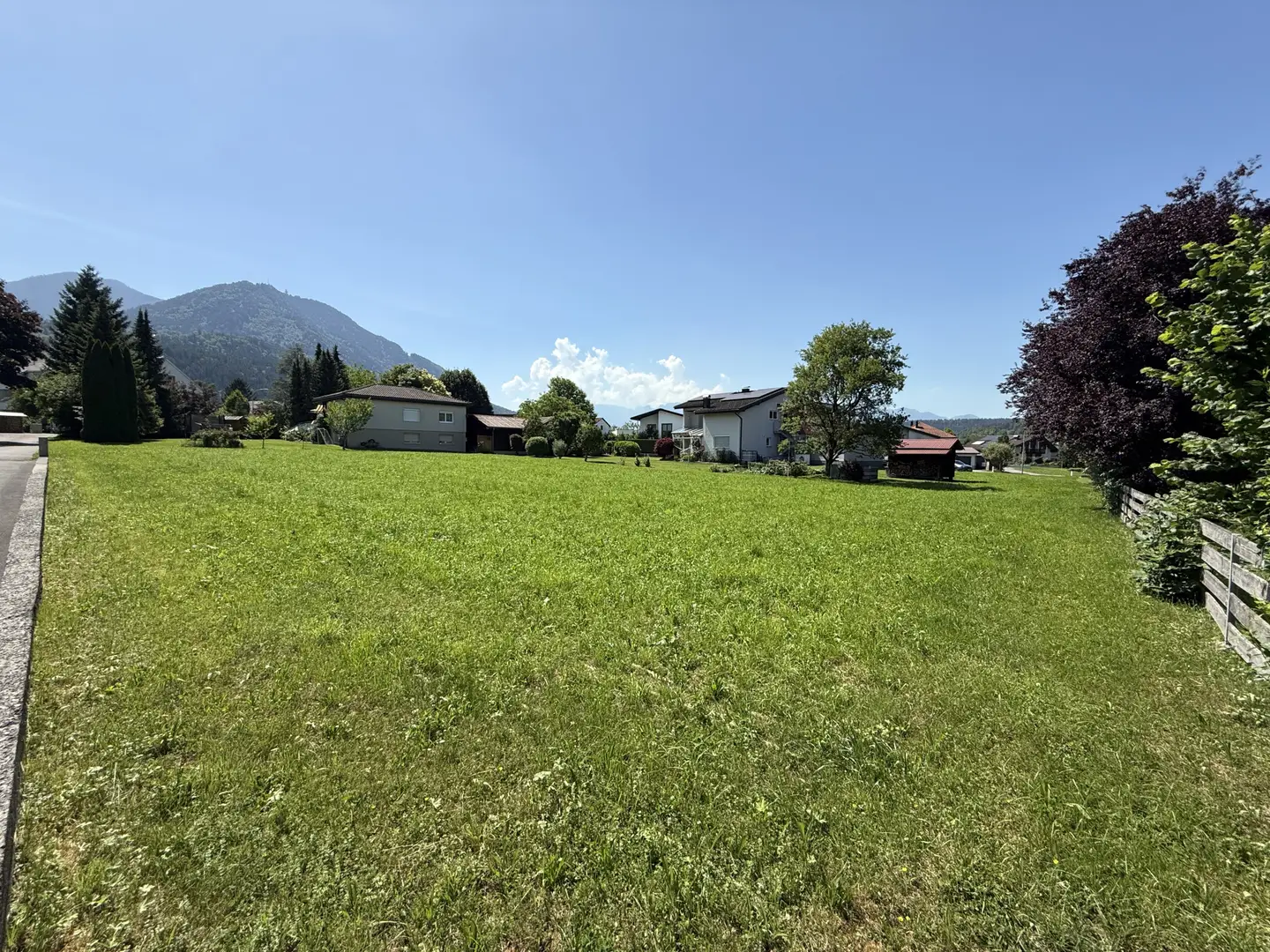 Sunny building plot in quiet central location Apartment