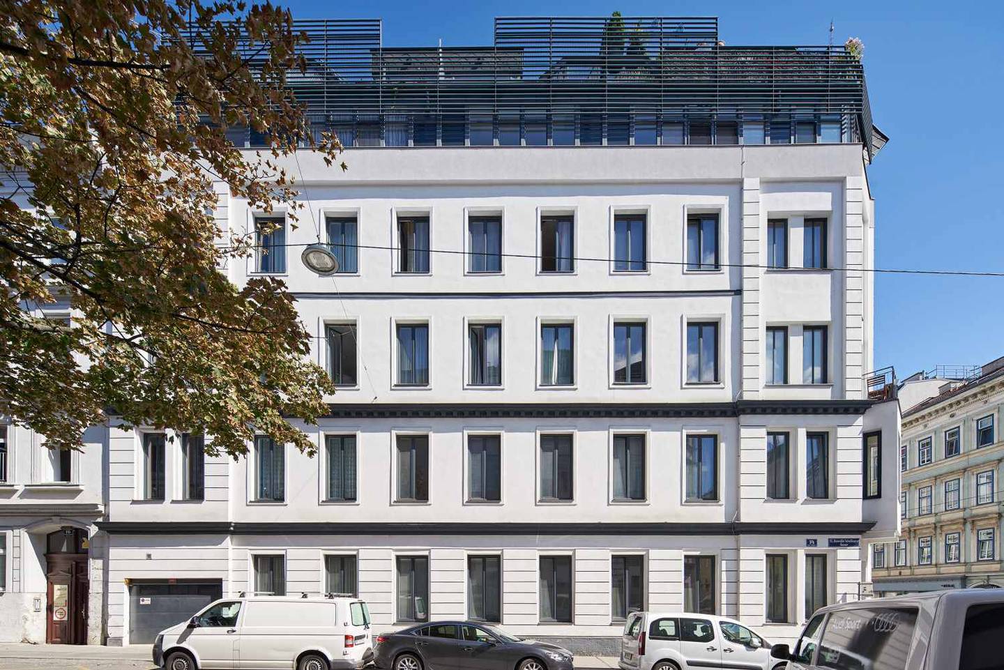 Investment package in period Wohnung near U3 Schweglerstraße