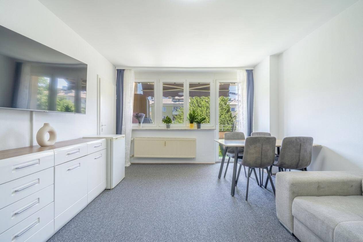 Lichtdurchflutete Wohnung mit Loggia nahe Altstadt