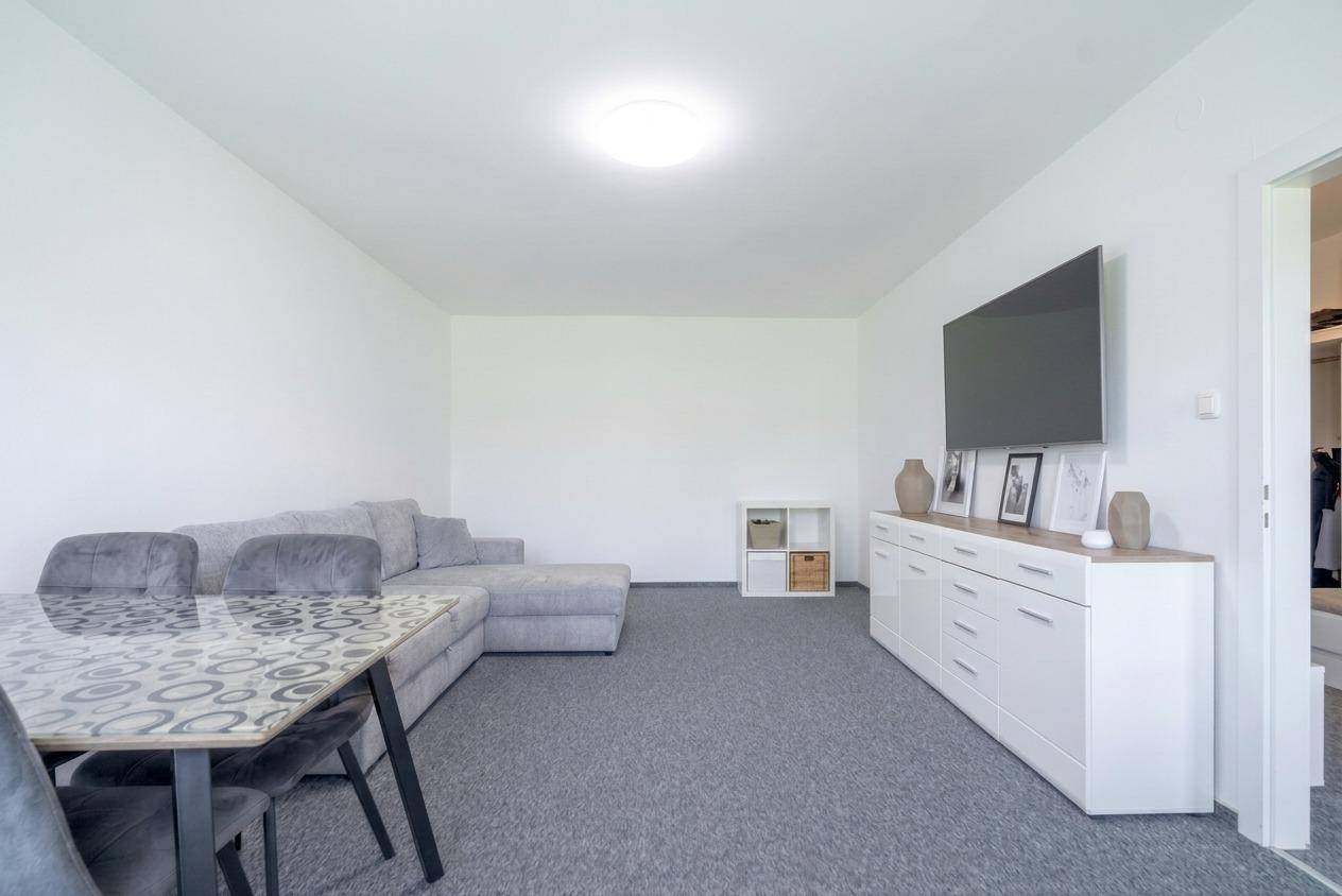 Lichtdurchflutete Wohnung mit Loggia nahe Altstadt