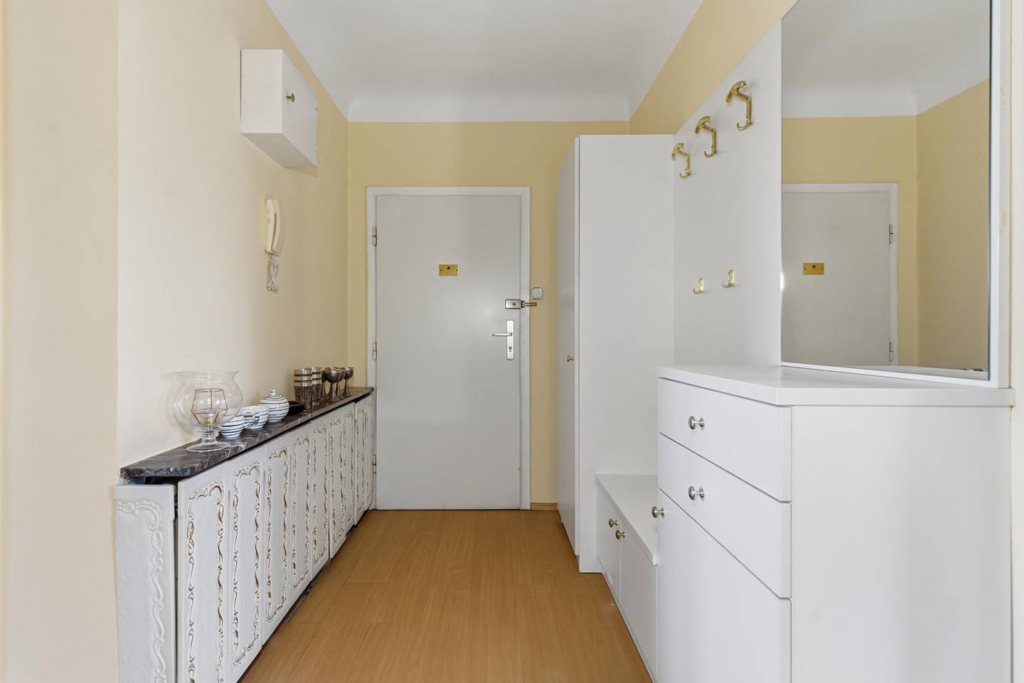 Helle Wohnung am Reumannplatz mit Kamin