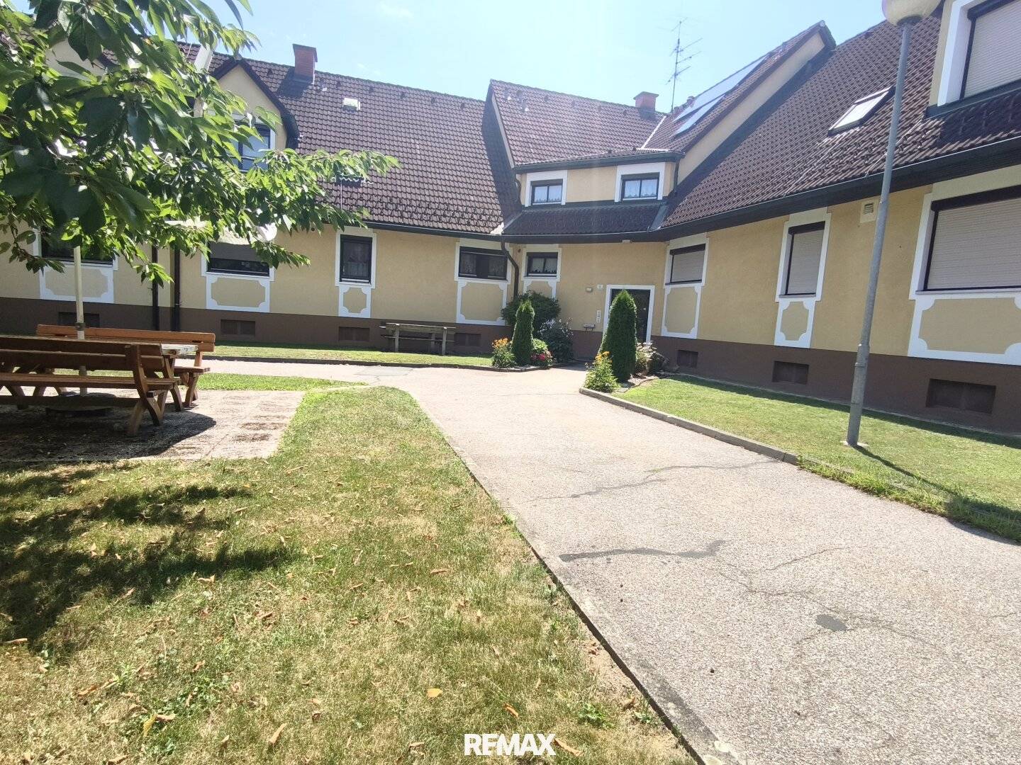 Wohngefühl trifft Gartenflair. 87m² Halbparterrewohnung mit Blick ins Grüne in Obervogau