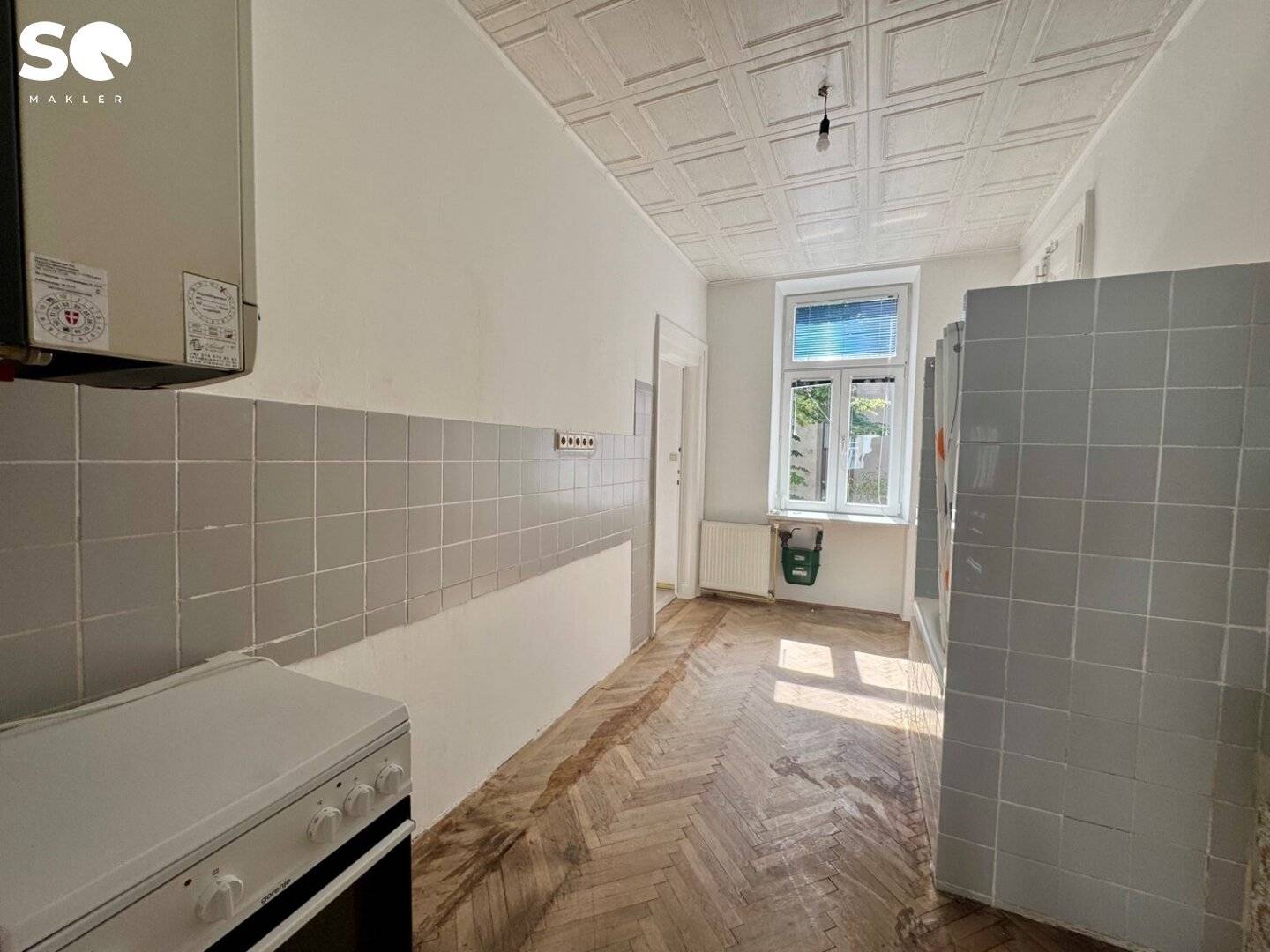 #SQ - 2-ROOM OLD BUILDING APARTMENT IN NEED OF RENOVATION NEAR TÜRKENSCHANZPARK!