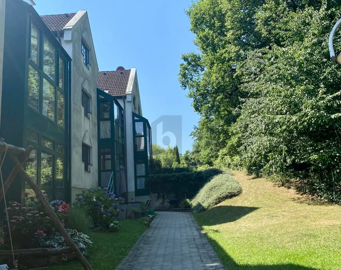 Dachgeschosswohnung direkt am Dunkelsteinerwald mit Gartennutzung
