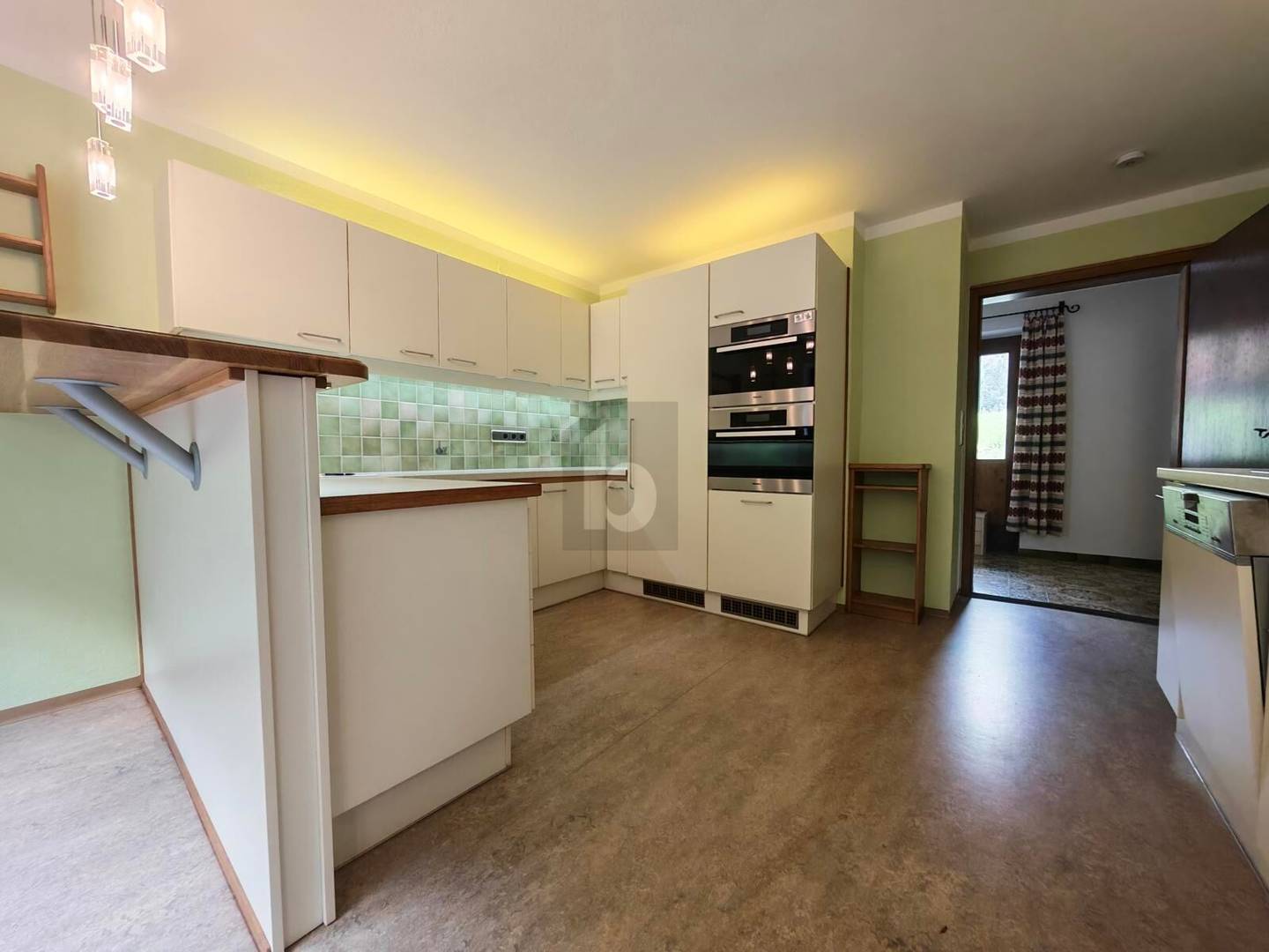 Sonnige Familienwohnung mit großem Garten und Ausbaupotenzial