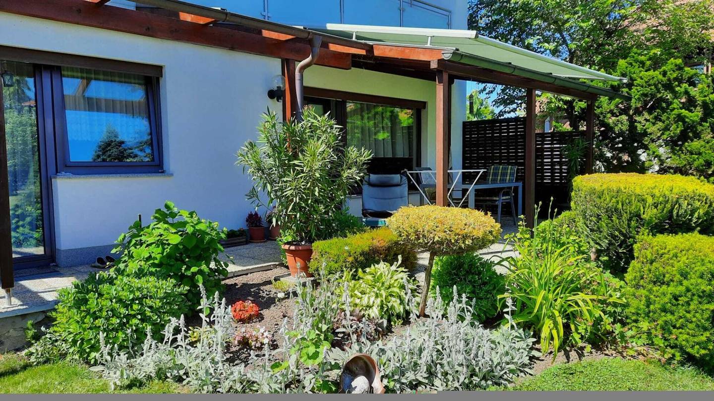 Einfamilienhaus mit wunderschönem, großen  Garten in sehr  ruhiger Siedlungslage