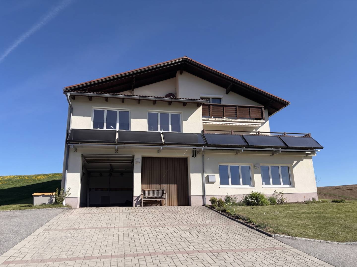 Großzügige Familienwohnung mit Weitblick und Freifläche