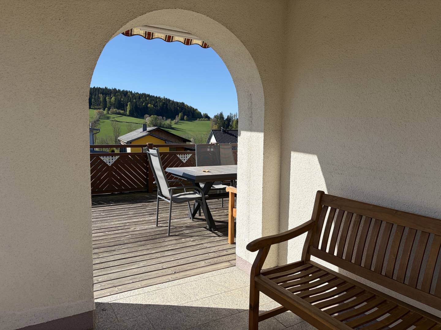 Großzügige Familienwohnung mit Weitblick und Freifläche