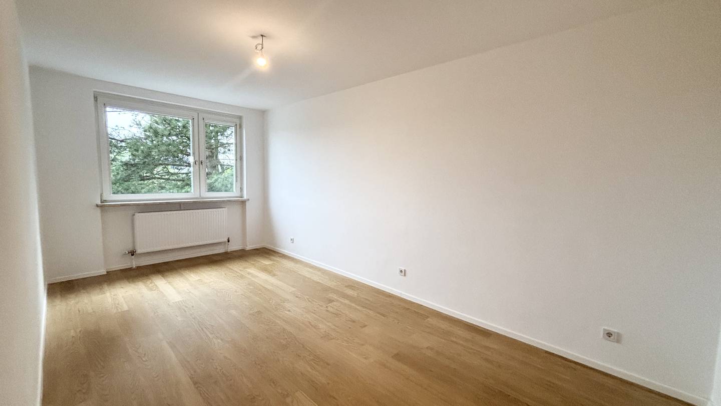 Sanierte Wohnung mit verglaster Loggia und Gartenoption