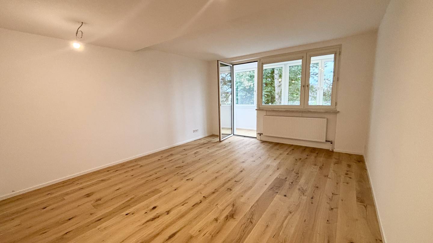 Sanierte Wohnung mit verglaster Loggia und Gartenoption