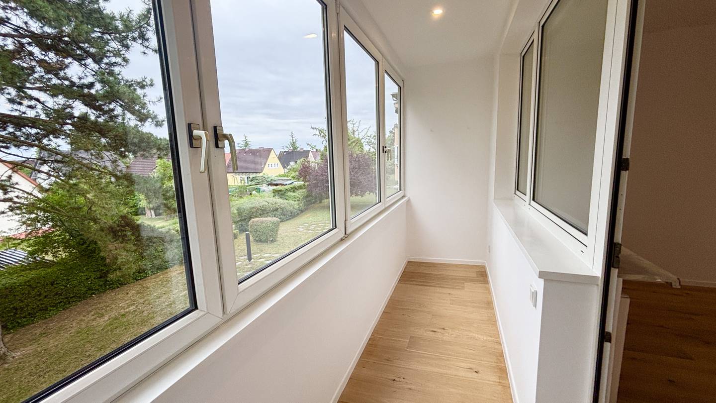 Sanierte Wohnung mit verglaster Loggia und Gartenoption
