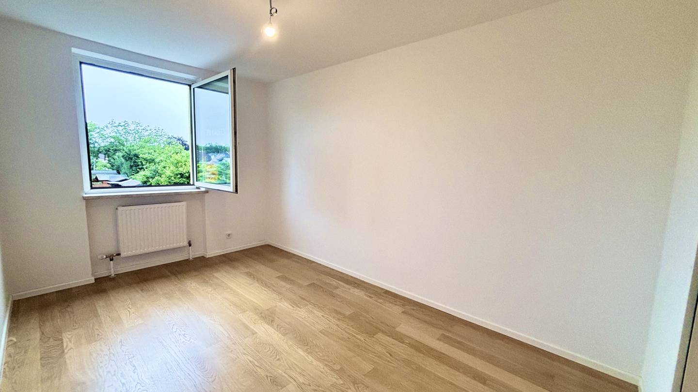 Sanierte Wohnung mit verglaster Loggia und Gartenoption