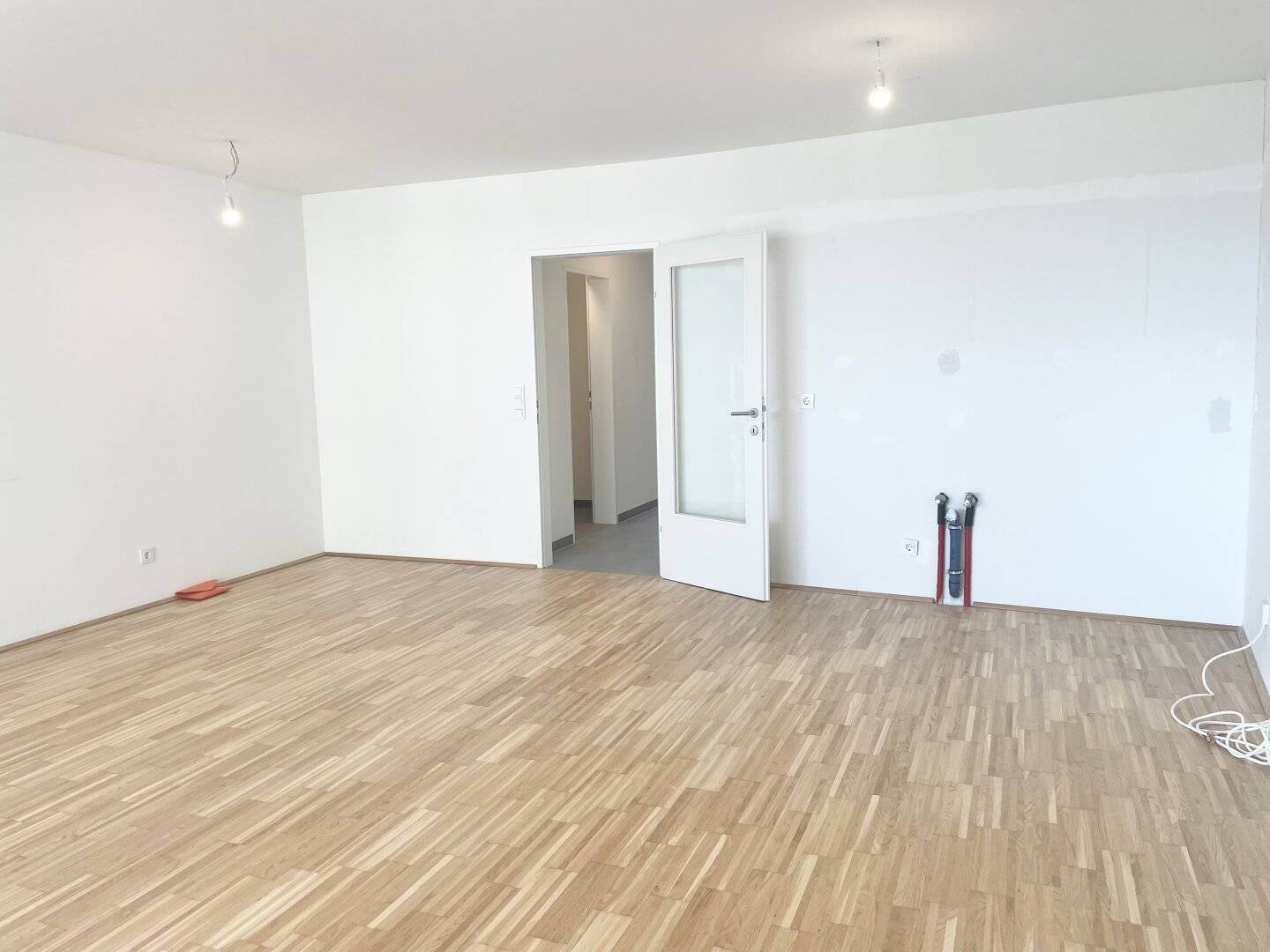 Commission-free from the owner Perfect 3-room apartment with loggia and great view near U6