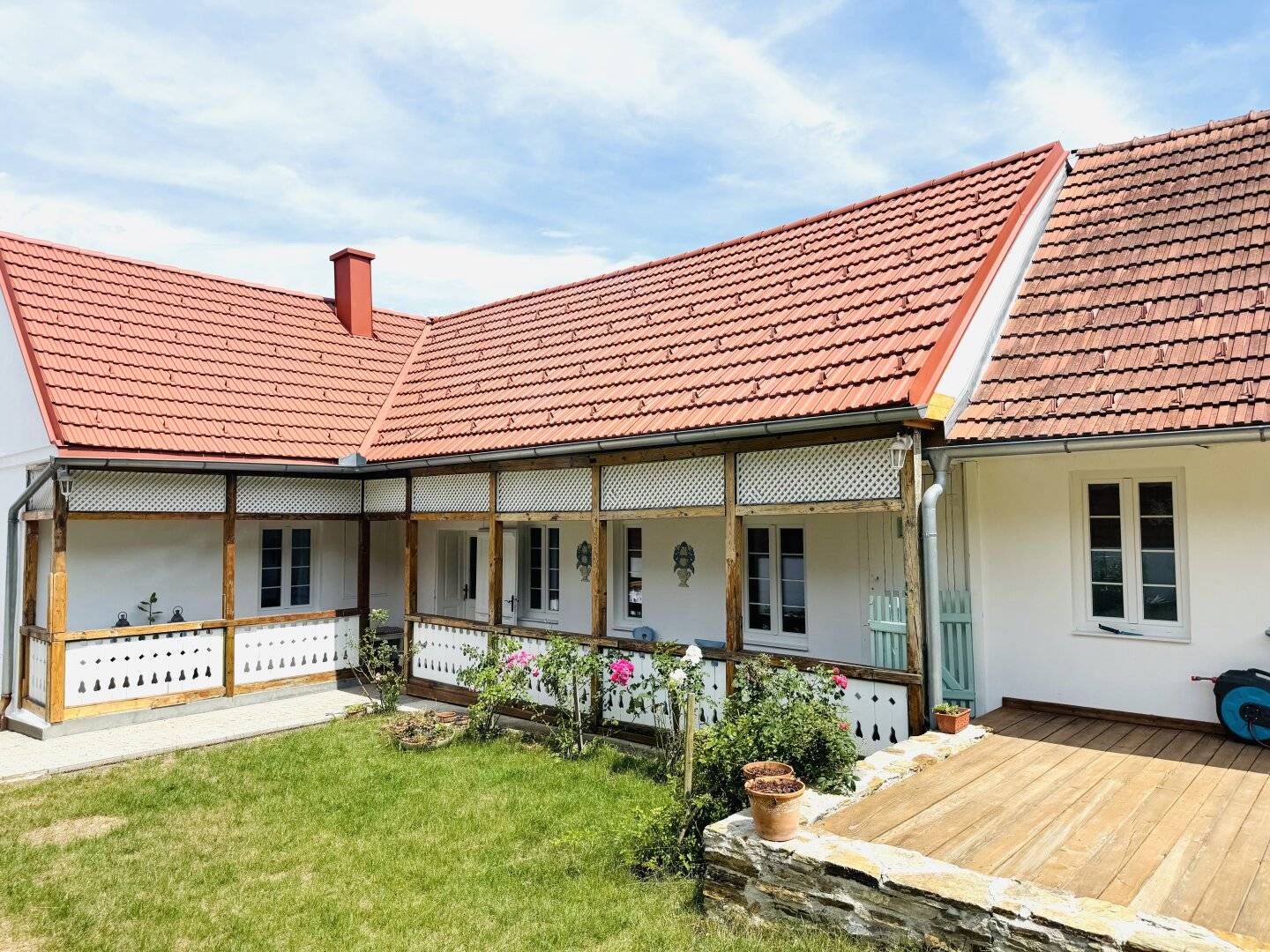 Country house with charm and idyllic quiet location